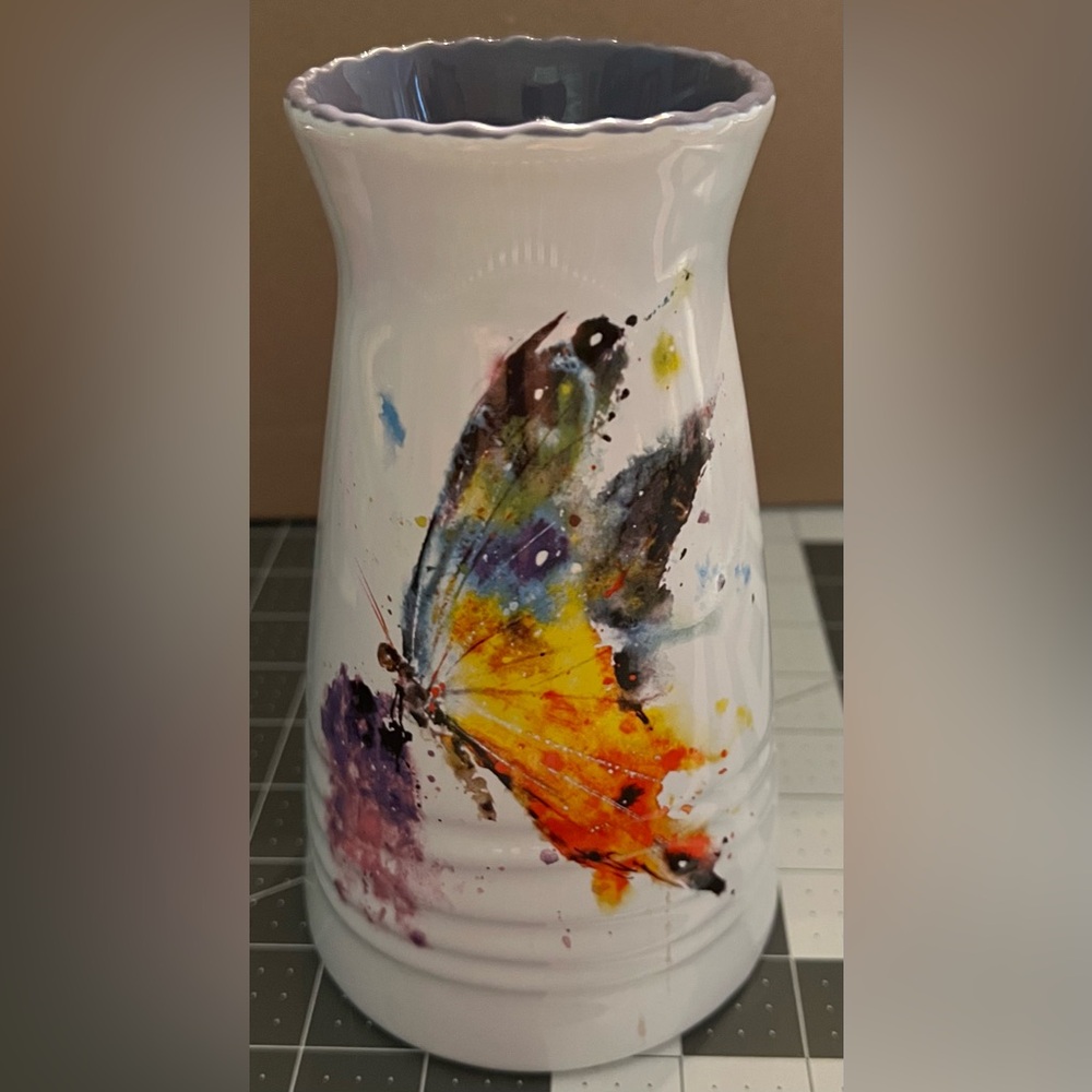 Dean Crouser Vase, DEMDACO, Butterflies, Appx 7" tall